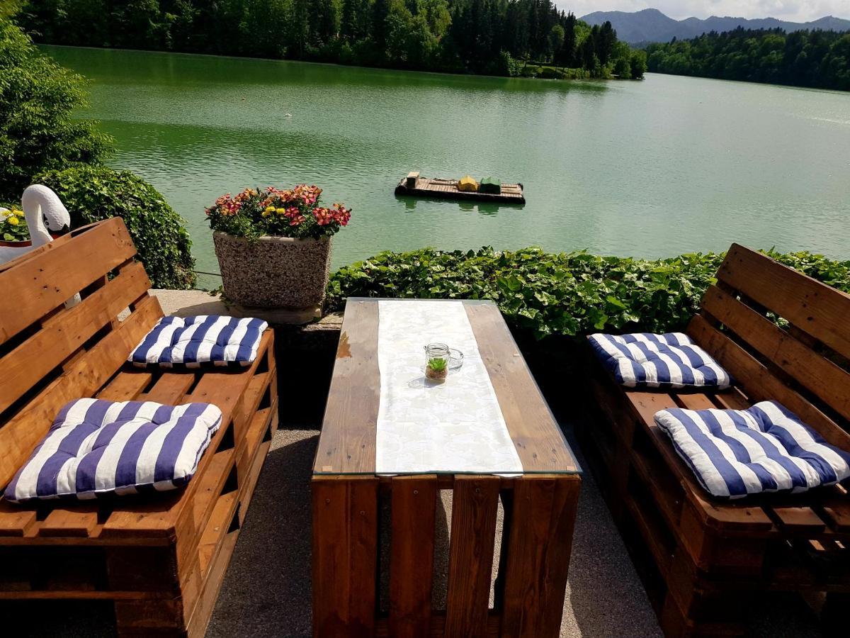 Gostisce Jezero Bed and Breakfast Medvode Exterior foto